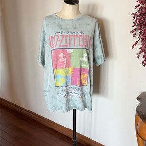 Led Zeppelin with Korean writing L Graphic Tee in Washed Light green tie die
